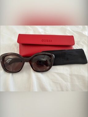 GUESS Brown Tortoiseshell Sunglasses with Red Case